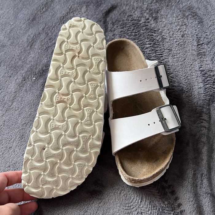 Жіночі тапочки  Birkenstock. P. 37.