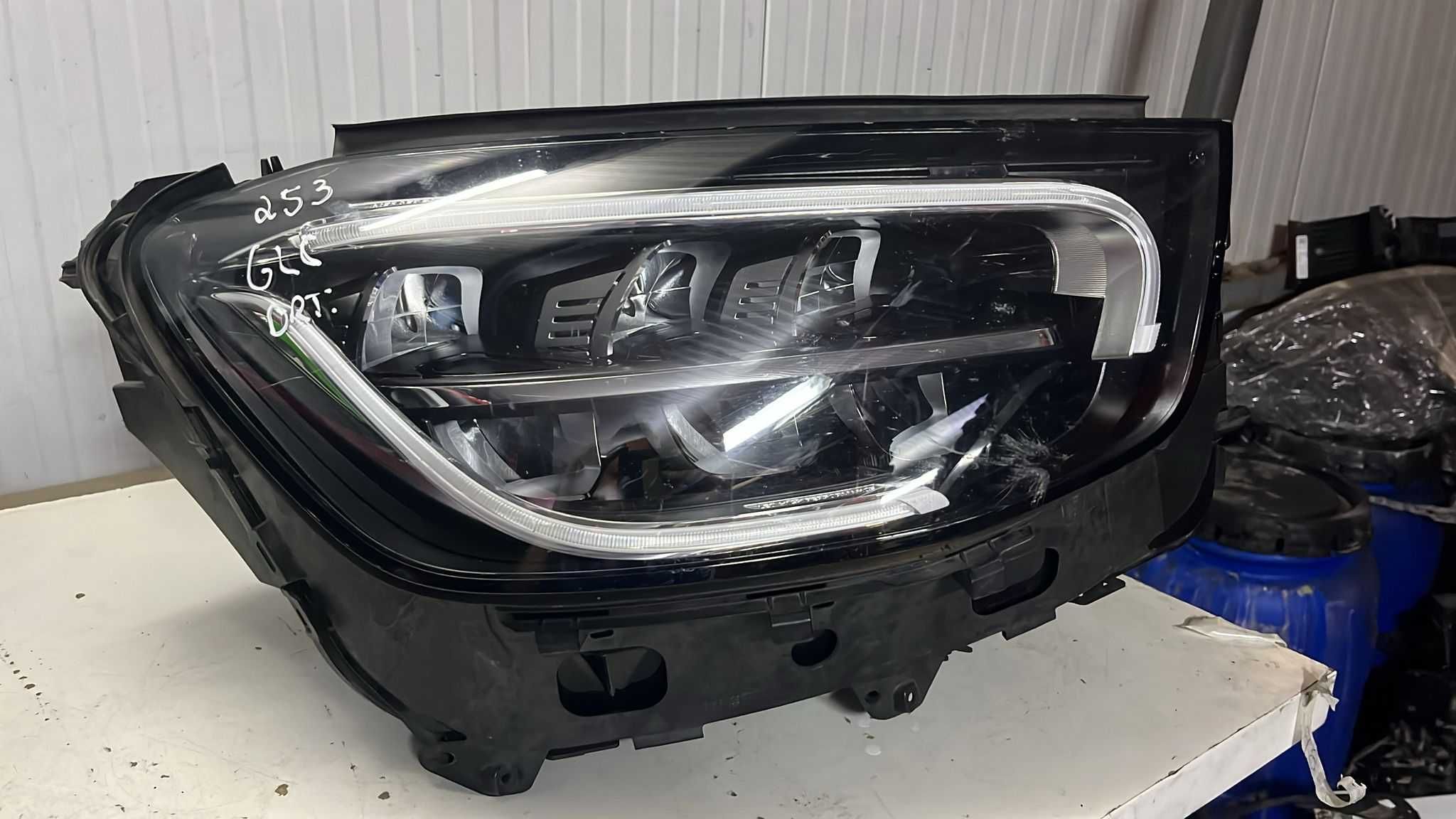 Farol Direito Mercedes-Benz GLC X253 C253