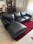 Sofa em pele preta