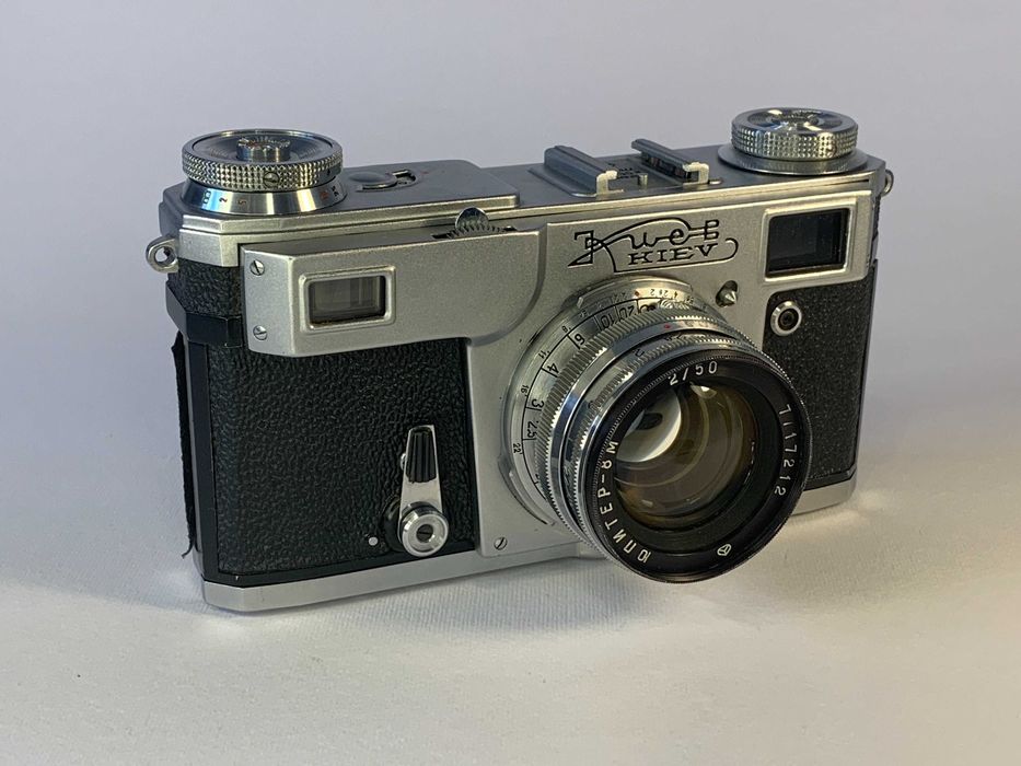 Câmara Kiev 4A — corpo com estojo incluído (1976)
