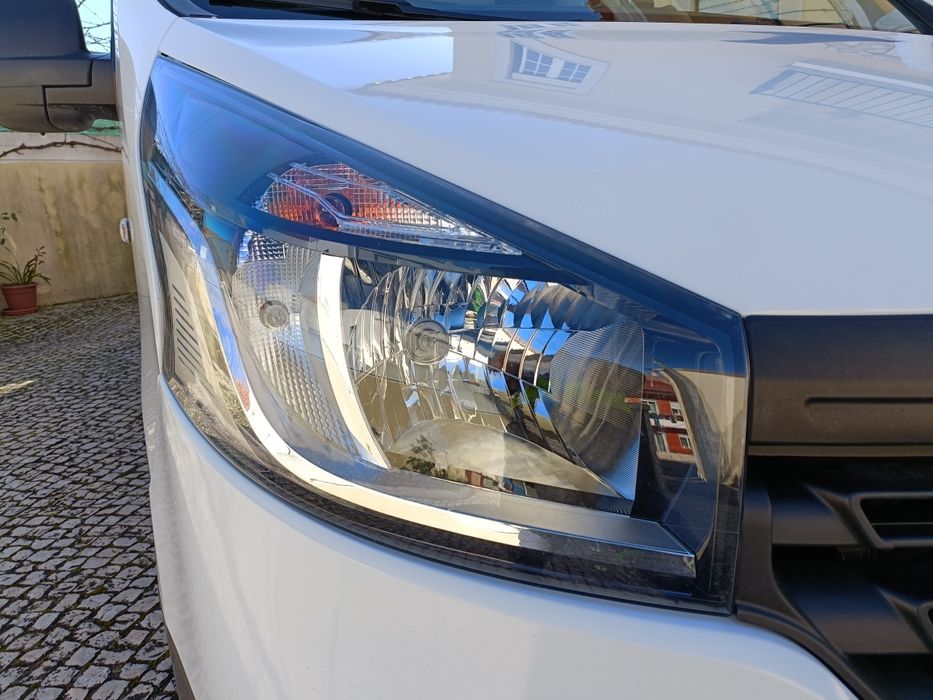 Farol principal Esq/dir Renault trafic 2018