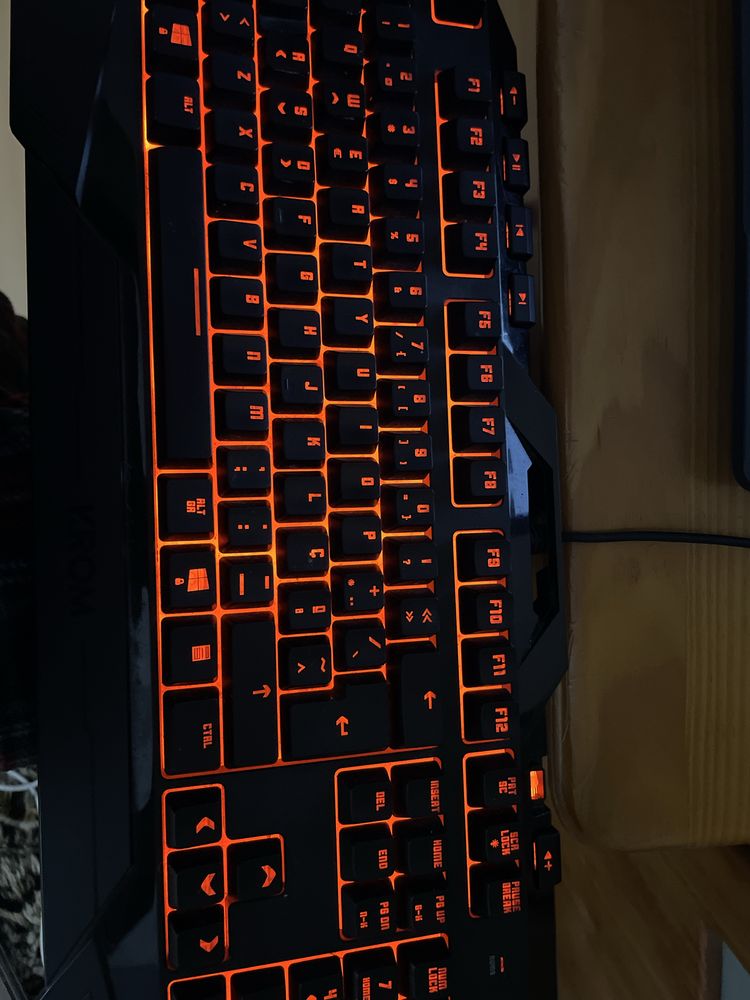 Teclado Krom semi mecanico
