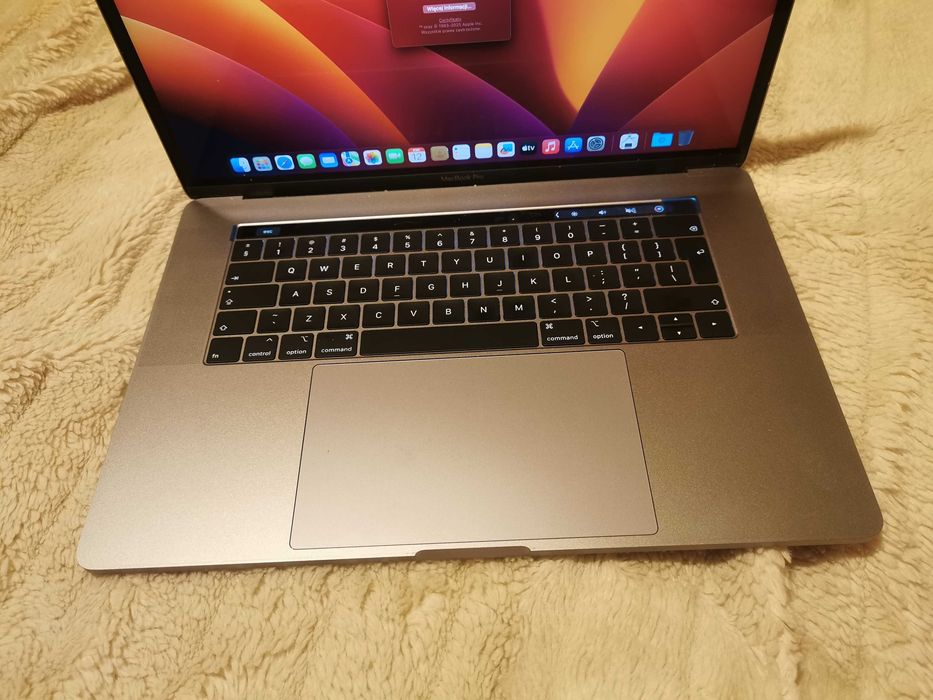 MacBook Pro 15 A1990 /Pro 560X/ 16GB RAM/ 512GB SSD/  jak nowy 0 cykli