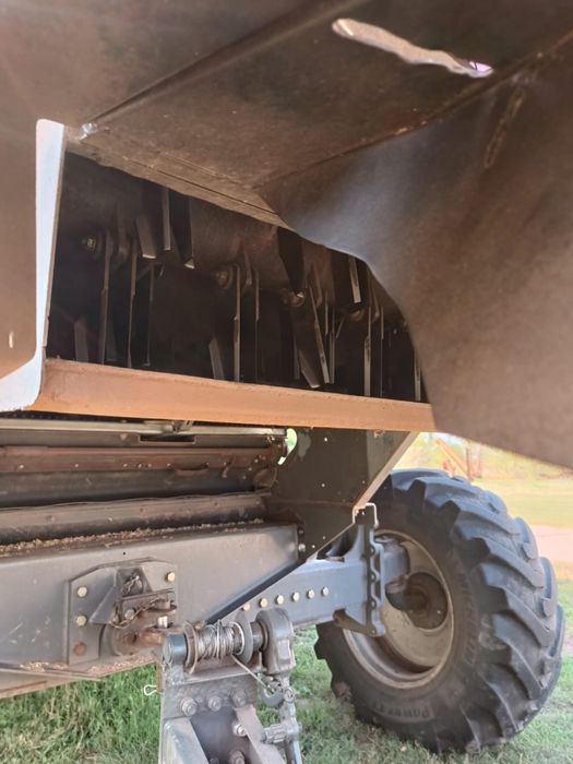 Комбайн Сільськогосподарський Продам в гарному стані Комбайн Massey