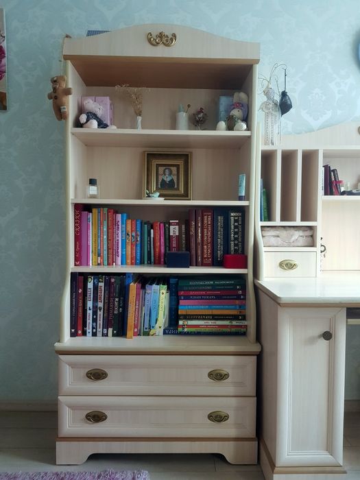 меблі в дитячу для дівчинки, дівчини.