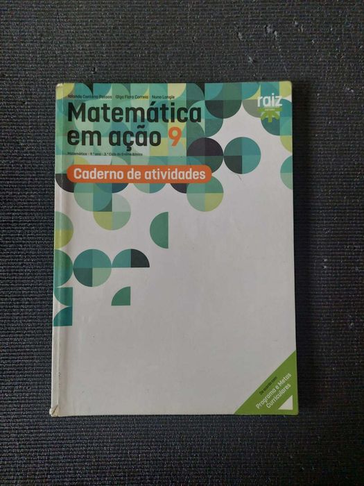 Caderno de atividades de Manual escolar de Matemática 9º ano