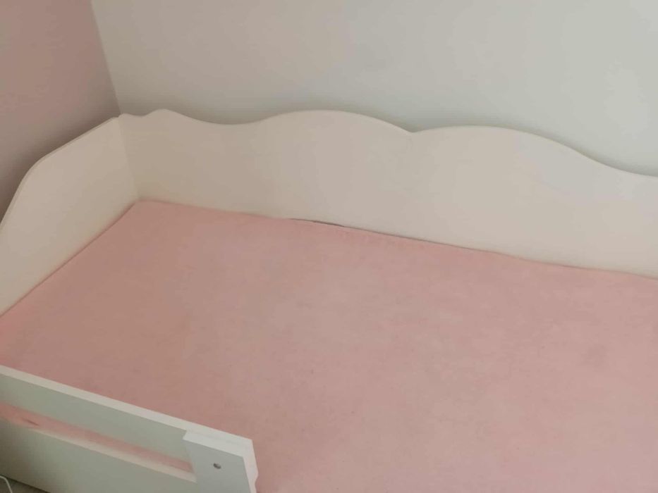 Łóżko dziecięce z materacem