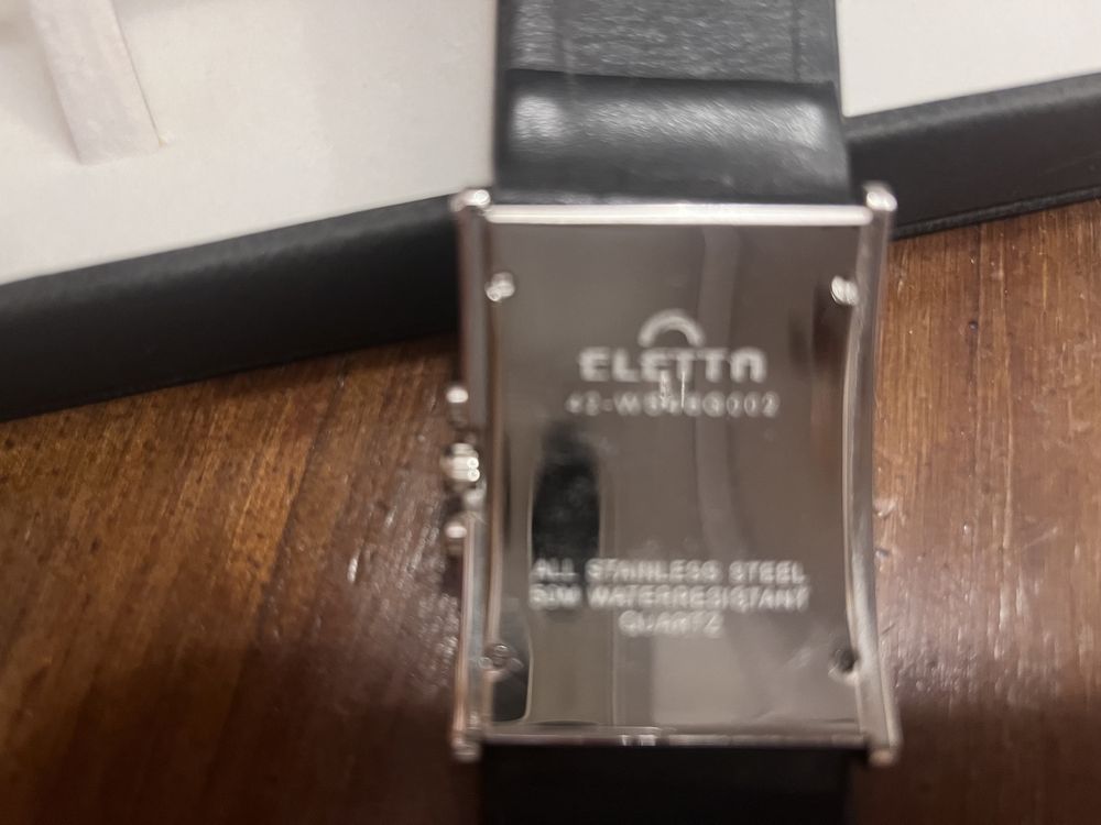 Relógio Eletta com caixa