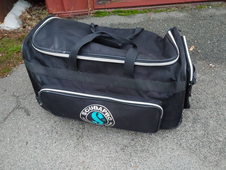Сумка валіза чемодан на колесах SCUBAPRO 70 cm гиперкрепкая 777 грн .