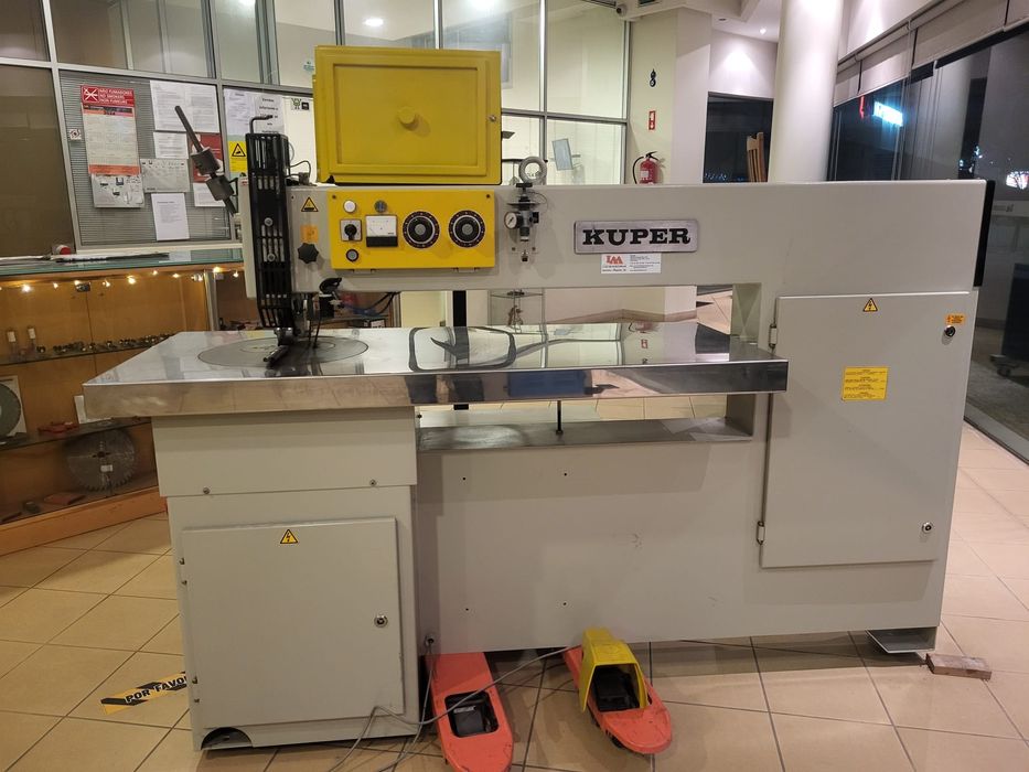 Máquina de cozer folha