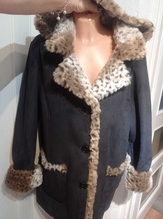 Cudny czarny  kozuszek jak nowy