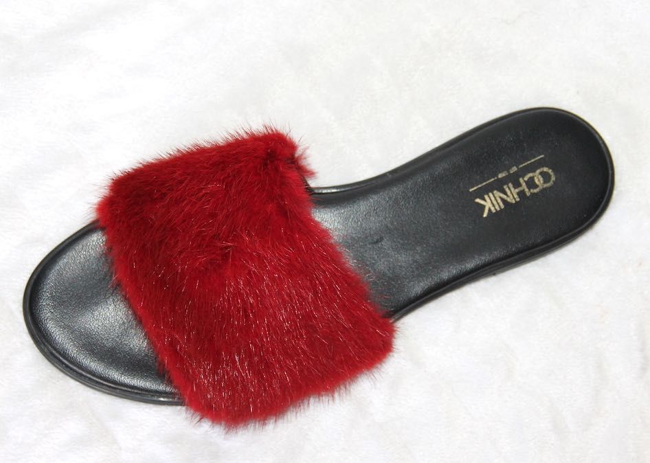 ochnik klapki z futerkiem futro norki 39 skóra karibu czarne czerwone