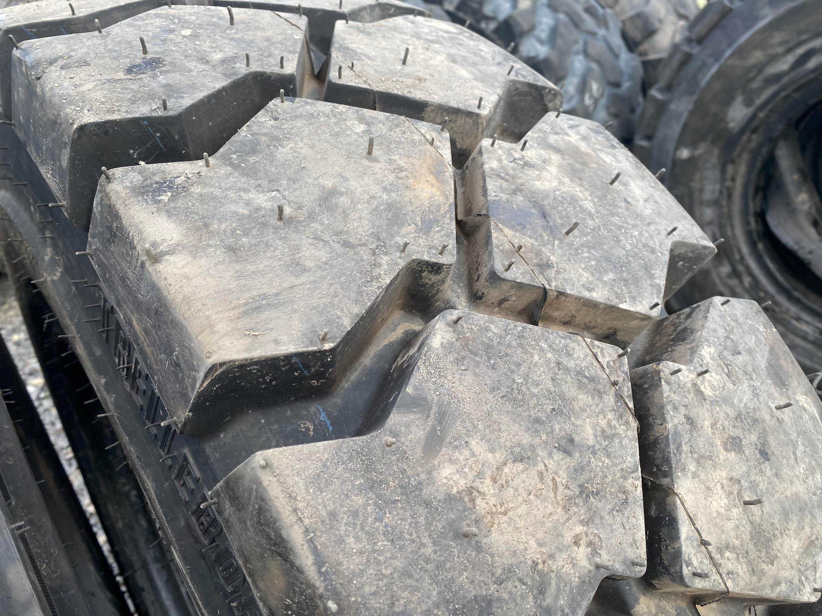 Opony 12.00-20 TRELLEBORG T-900, BKT POWER TRAX HD 100% Bieżnika