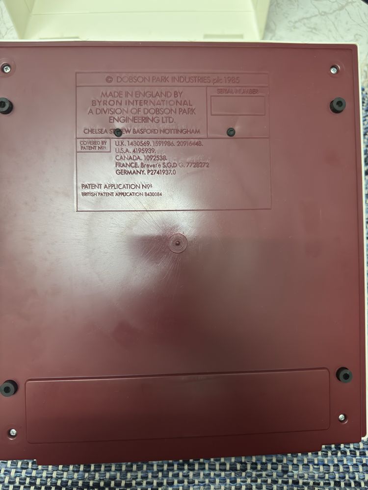 Maquina de escrever petit 990