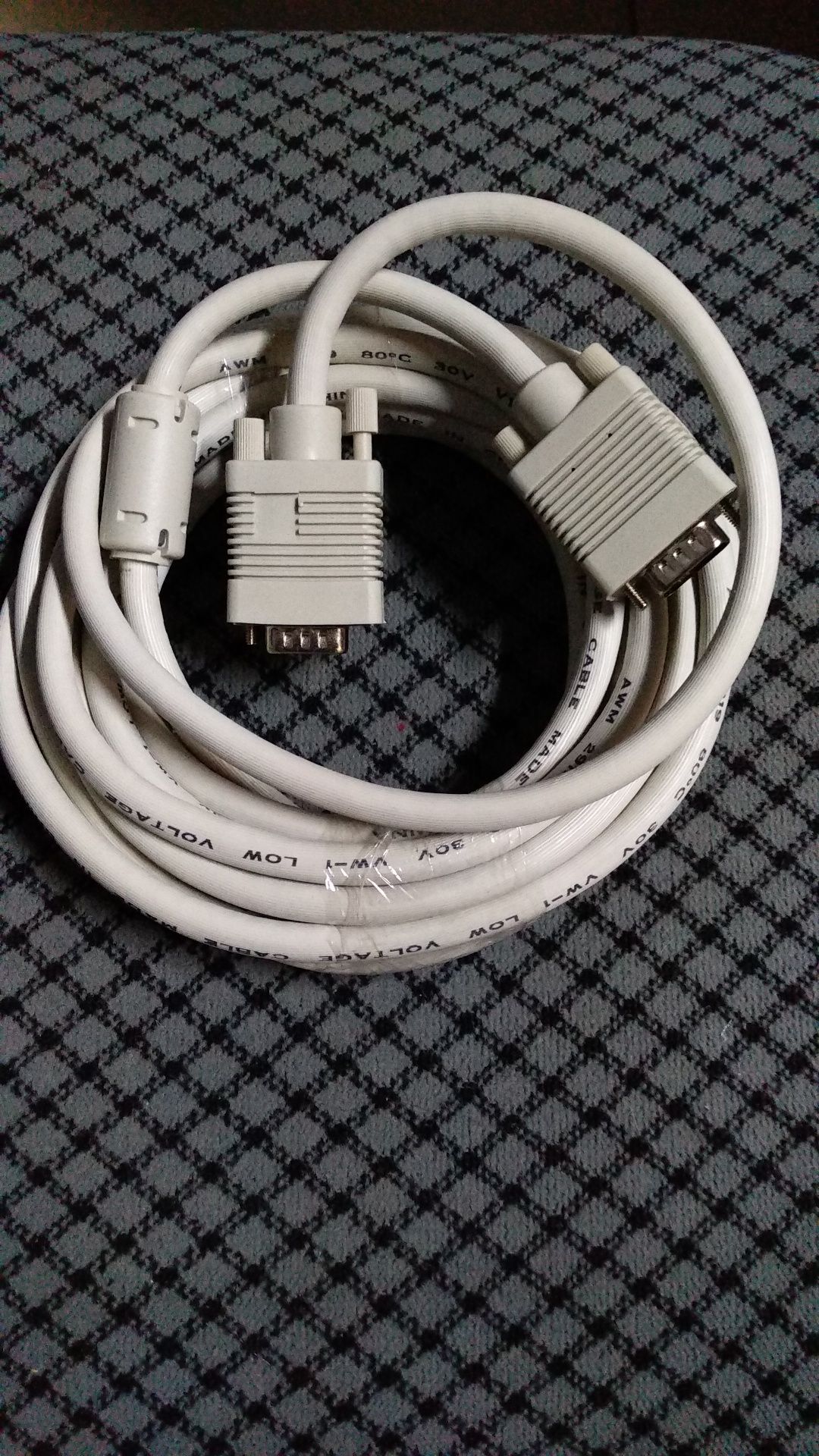 Продам видео - кабель (VGA-VGA)
