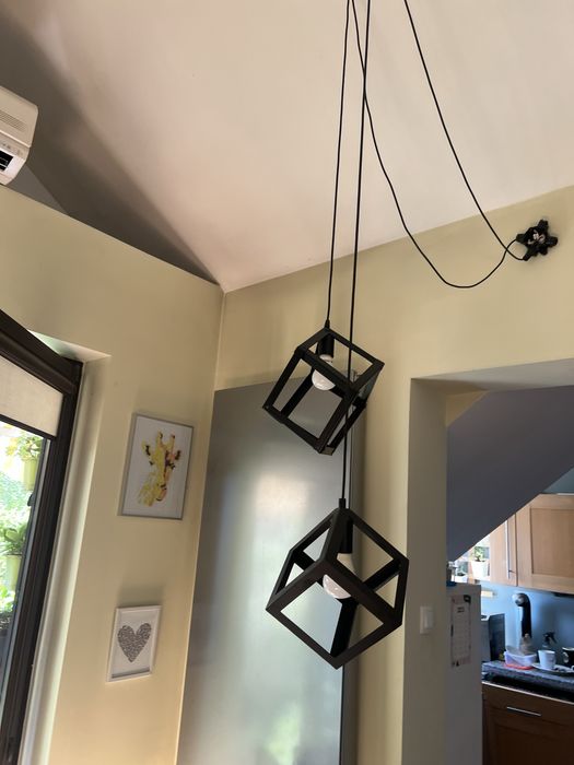 Lampa z dwoma kloszami i rozdzielaczem