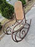 Stary fotel bujany