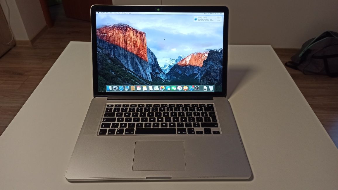 MacBook Pro (Retina, 15-calowy, połowa 2015 r.)