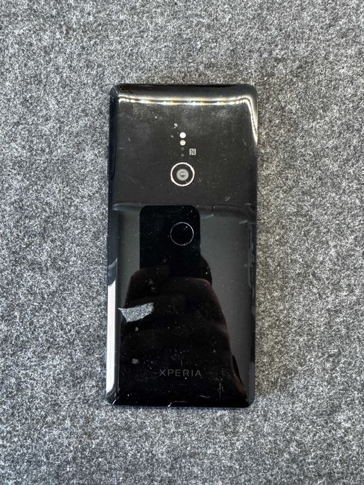 Atrapa telefonu Xperia XZ3
