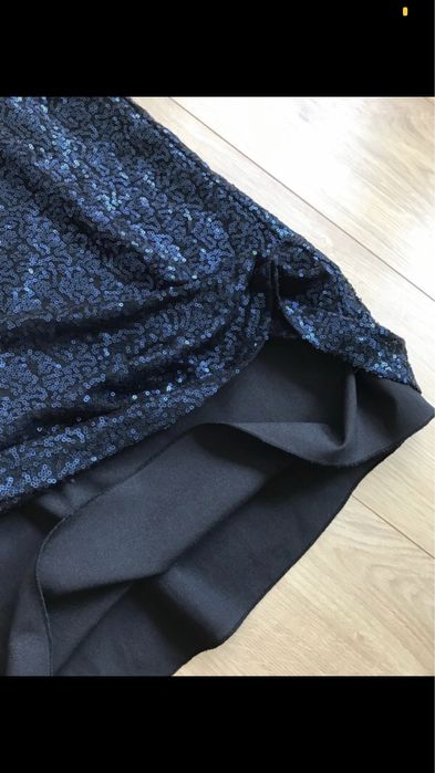 Sukienka wieczorowa granatowa z cekinami r. 36