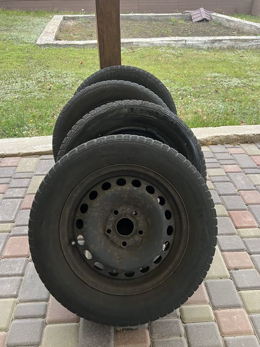 Зимові шини з дисками 5 112 R15