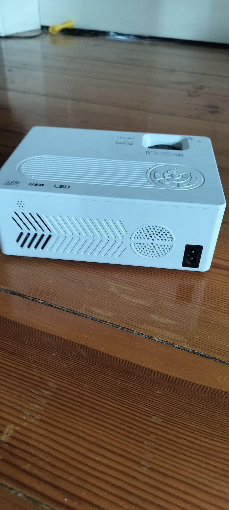 Projektor Akatuo XR21 + pilot
