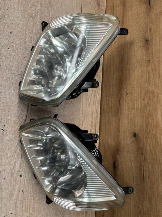 Lampa przednia lewa prawa Toyota Rav4