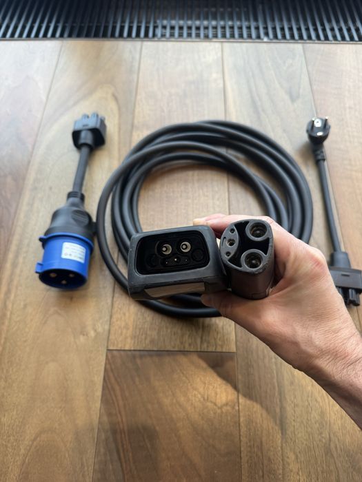 Оригінальна зарядка Tesla Mobile Connector Gen2 16A/32A USA