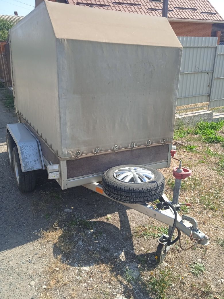 В продаже прицеп двухосный.