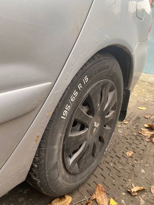 Продам свій автомобіль лансер 9