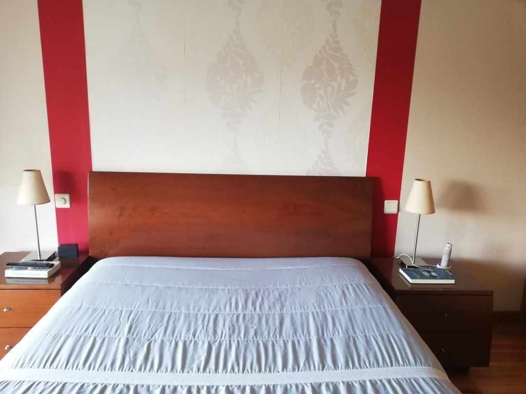 Mobília de quarto - Cerejeira maciça