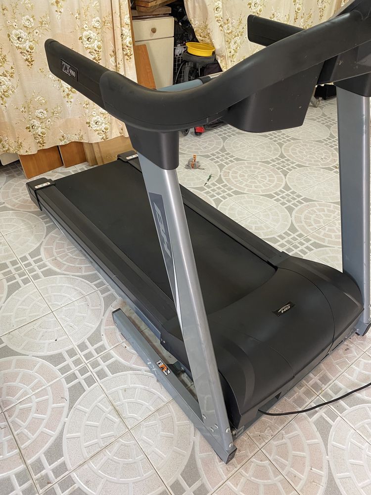 Passadeira elétrica profissional ZX9000 BH Fitness