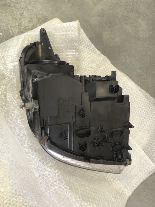 Lampa Lewa Slk R171 AMG z czarnym środkiem