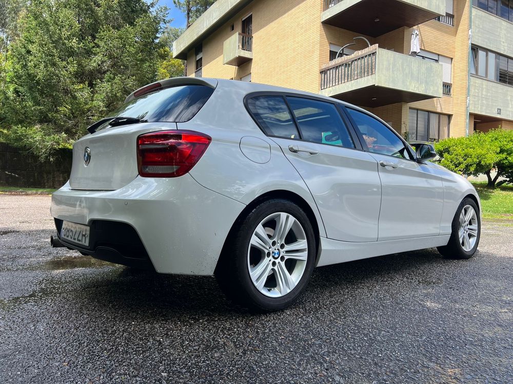 BMW 118 I 2011 gasolina tecto de abrir caixa automática