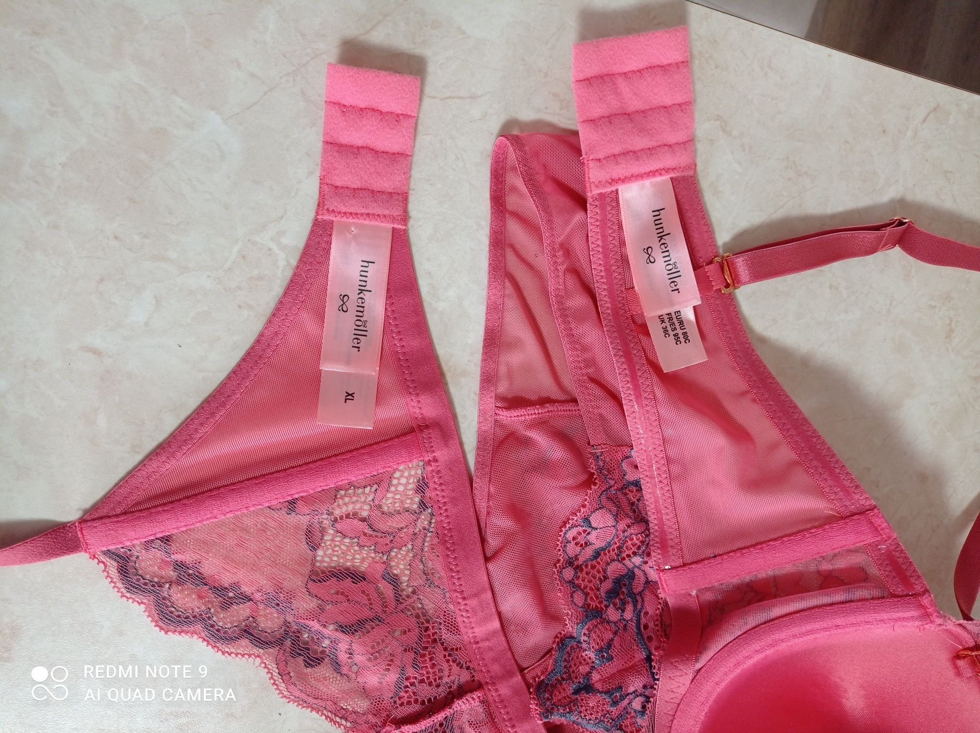 Komplet zestaw bielizny 80 C Hunkemoller biustonosz stringi pas