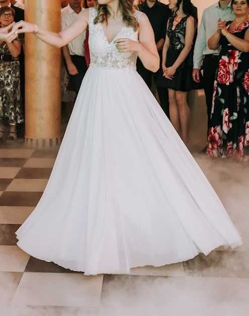 Suknia z trenem, litera A, rozm. 38