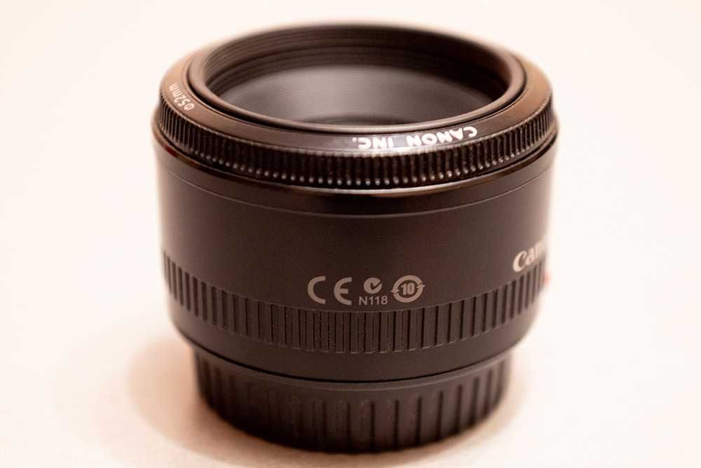 Об’єктив Canon EF 50mm f/1.8 II - портретний