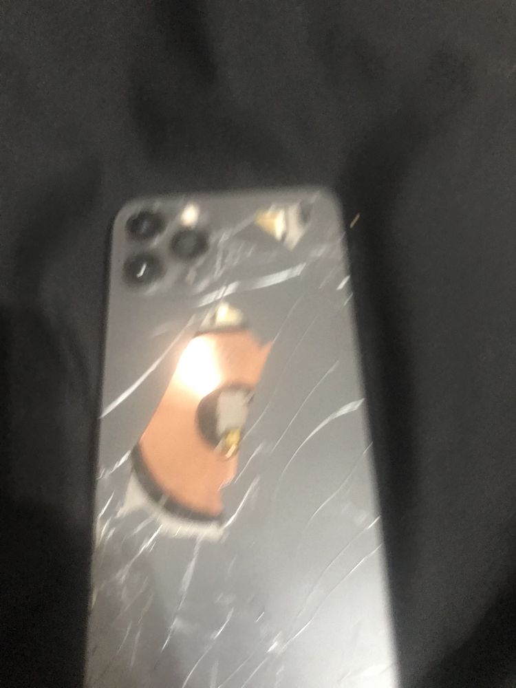 Iphone 11 pro на запчастини
