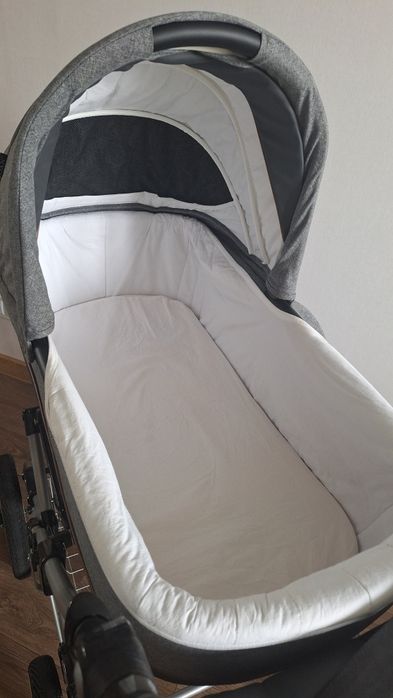 Класична коляска Roan Emma