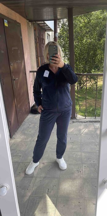 Велюрові костюми