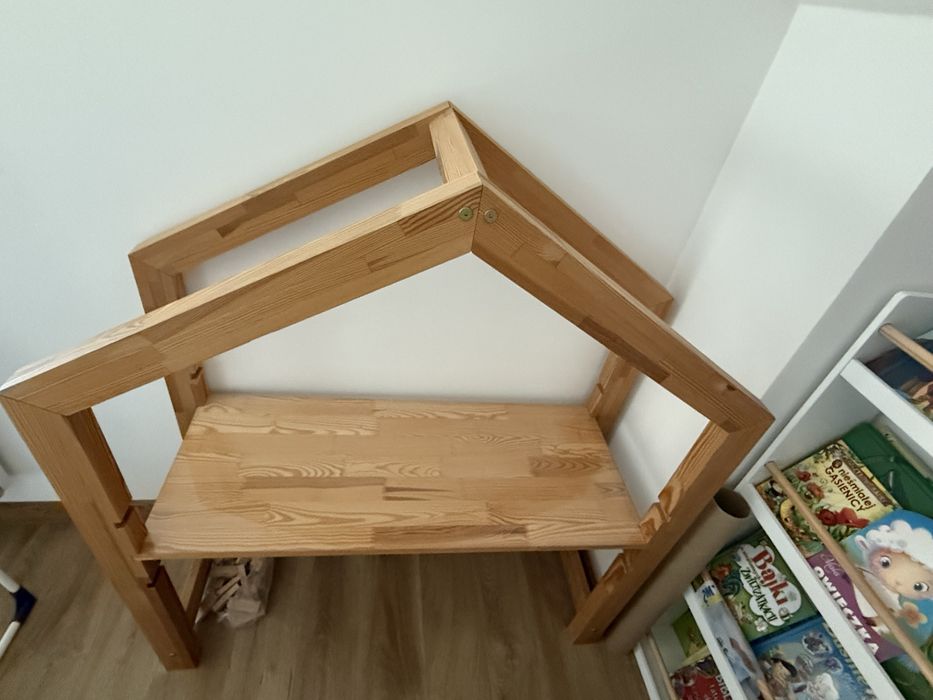 Domek biurko z krzeselkiem