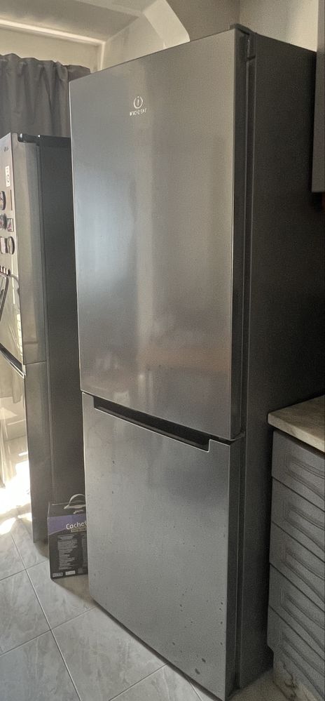 Frigorífico Indesit GRÁTIS