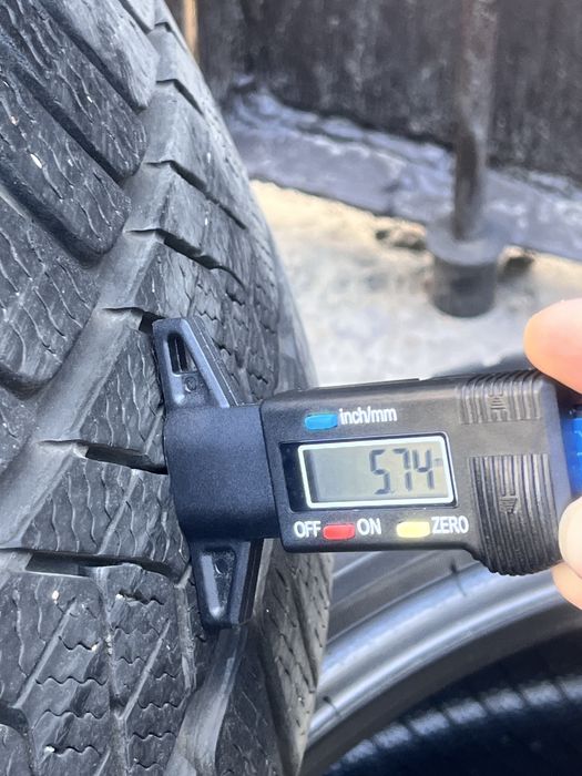 4 шини pirelli sottozero 3 Італія 215 50 R18 2018 рік 5.5-6мм