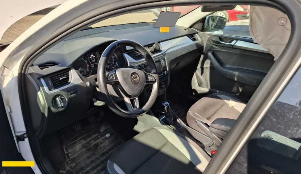 Skoda RAPID 2018 samochód na części 1.0dkr LF9E