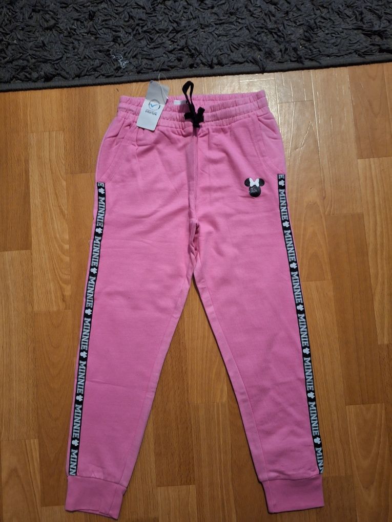 Spodnie dresowe roz.134