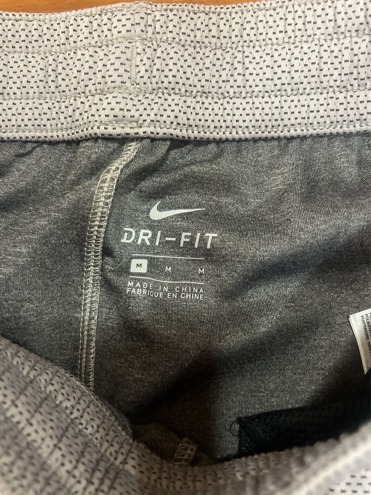 Calções Nike (M)