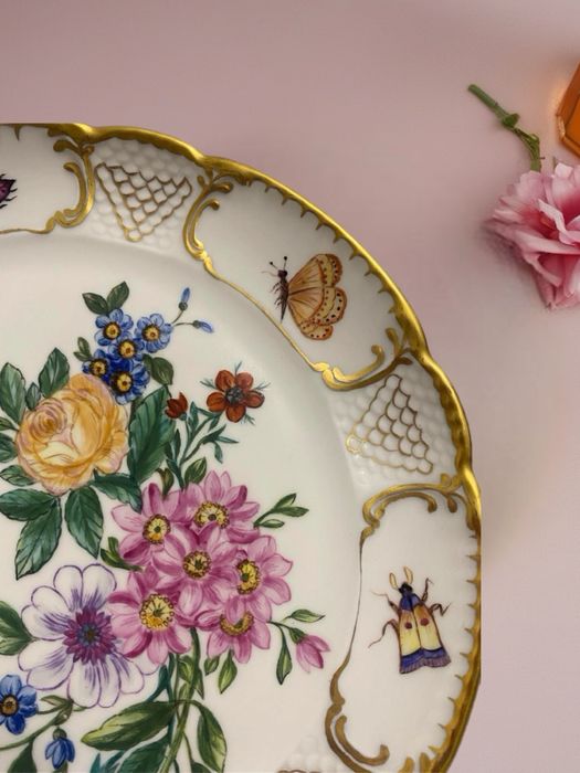 Яскрава, декоративна тарілка з ручним розписом, Langenthal Suisse