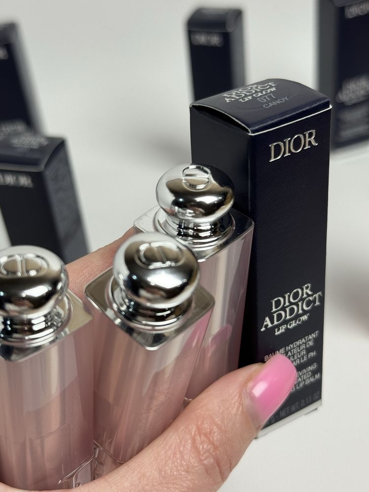 Бальзам для губ Dior оновлена версія