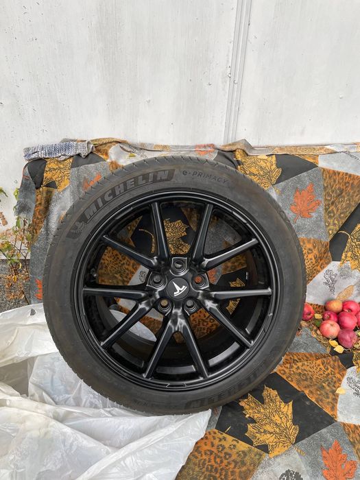 Диски на Теслу r18 оригінал