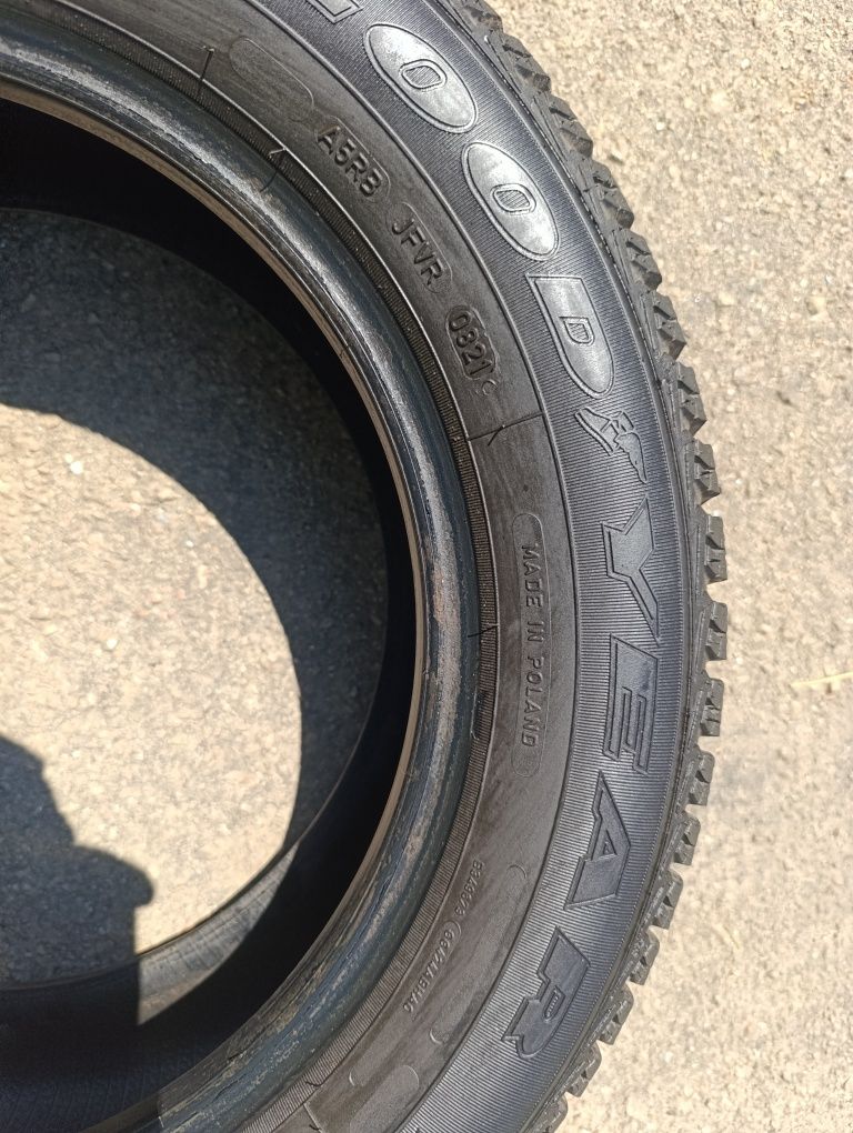 Зимняя резина Goodyear 195/60R15